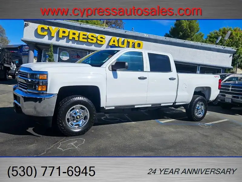 2017 Chevrolet Silverado HD Work Truck 4WD Crew Cab Standard Box's photo