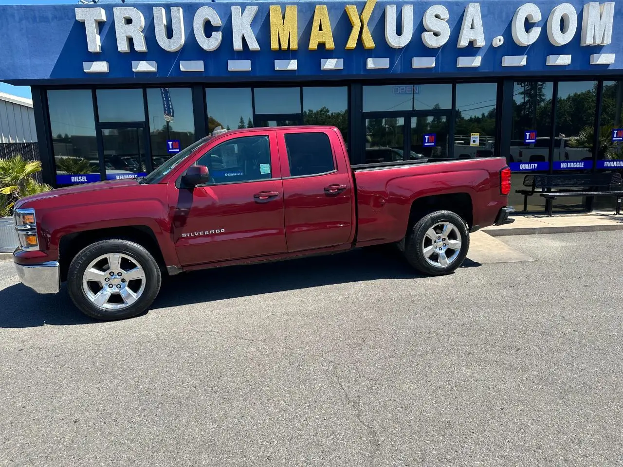 2015 Chevrolet Silverado 1500 LT Double Cab Standard Box photo 5