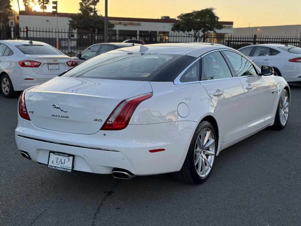 2014 Jaguar XJ XJ photo 3