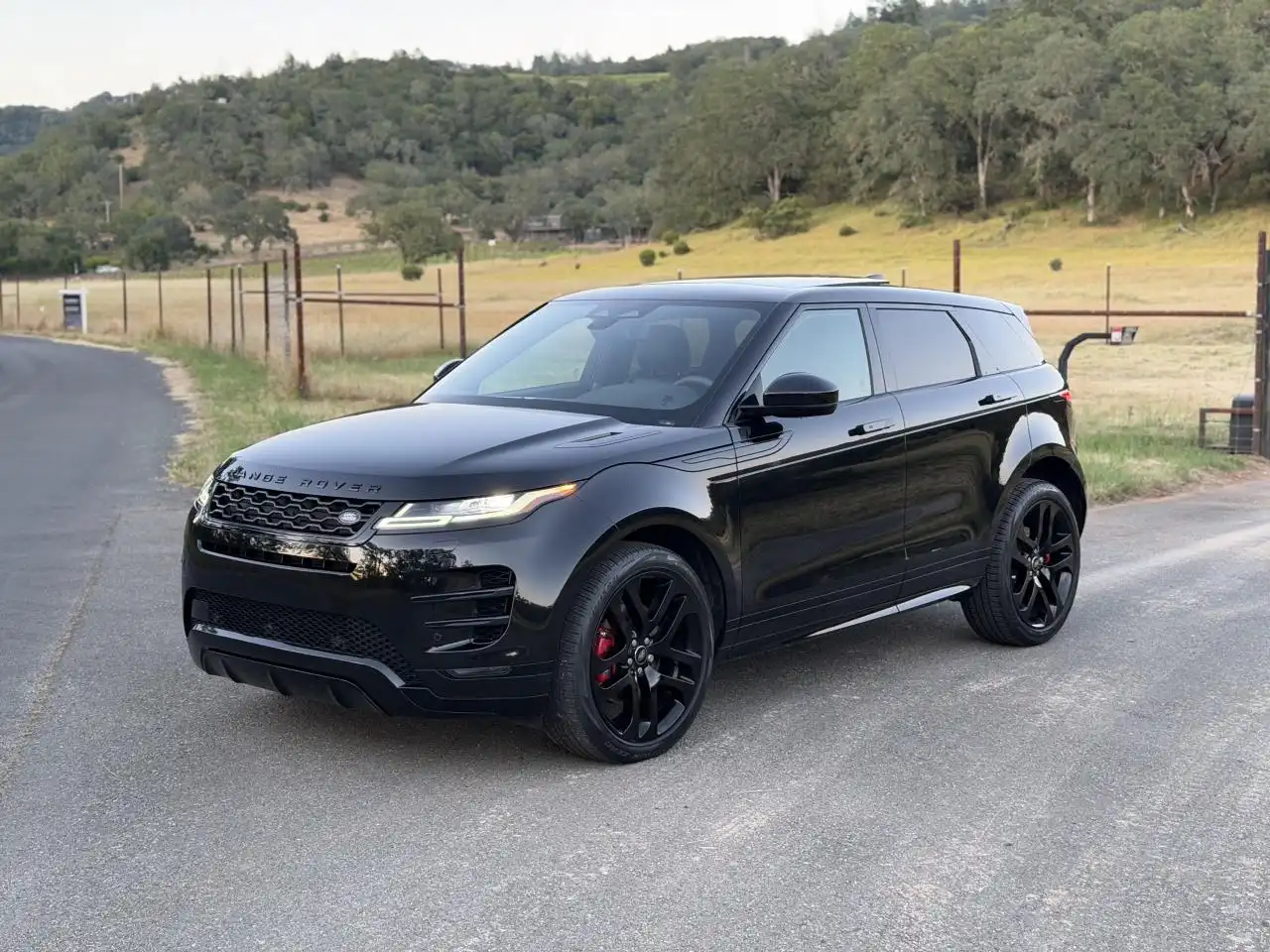 2022 Land Rover Range Rover Evoque HST's photo