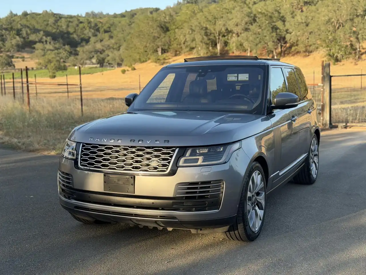 2020 Land Rover Range Rover 3.0 P400 HSE MHEV's photo