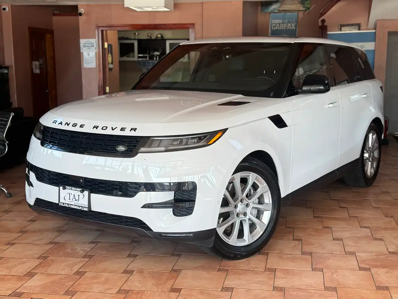 2025 Land Rover Range Rover Sport P360 SE MHEV's photo