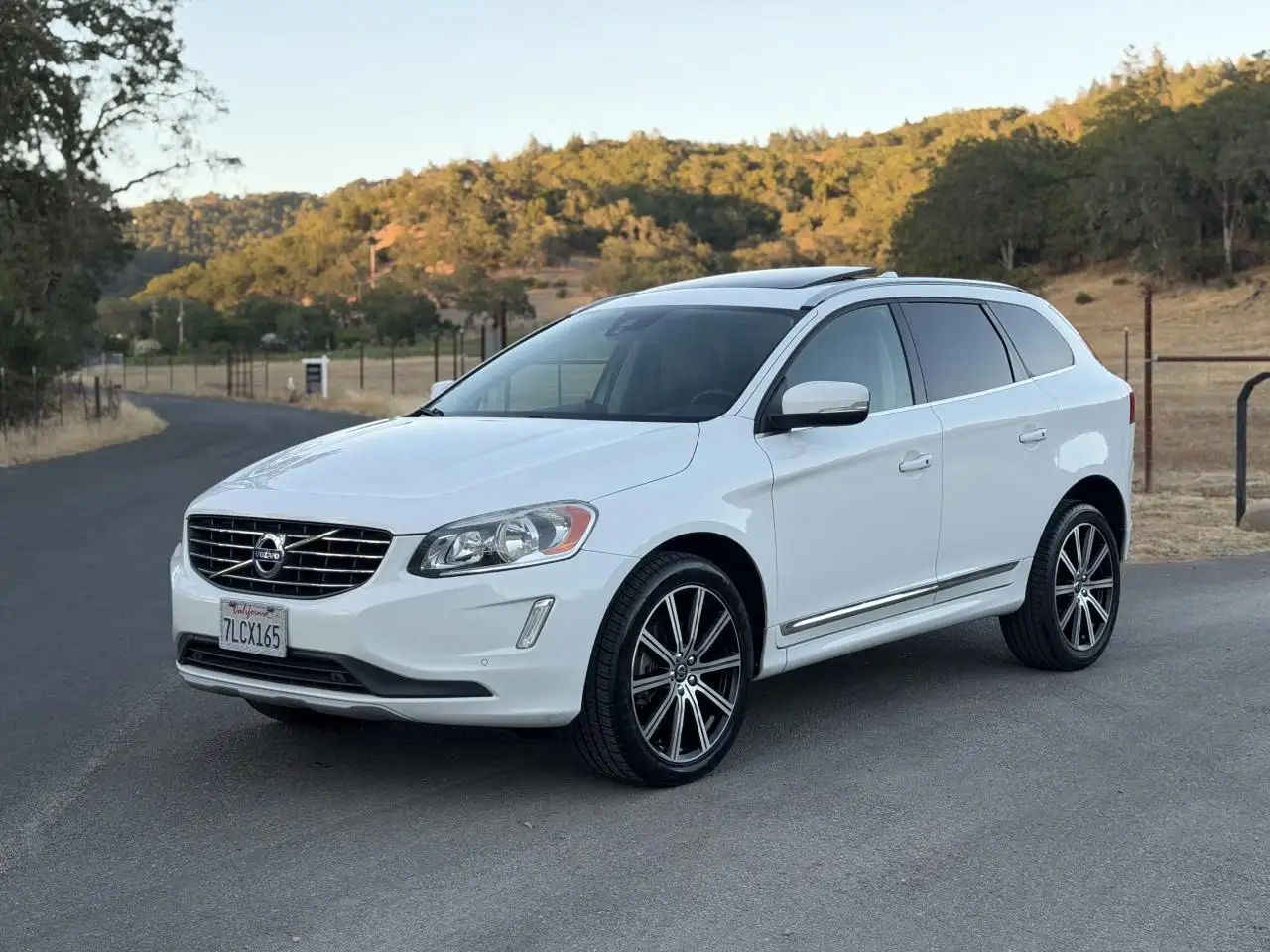 2016 Volvo XC60 T5 AWD Premier's photo