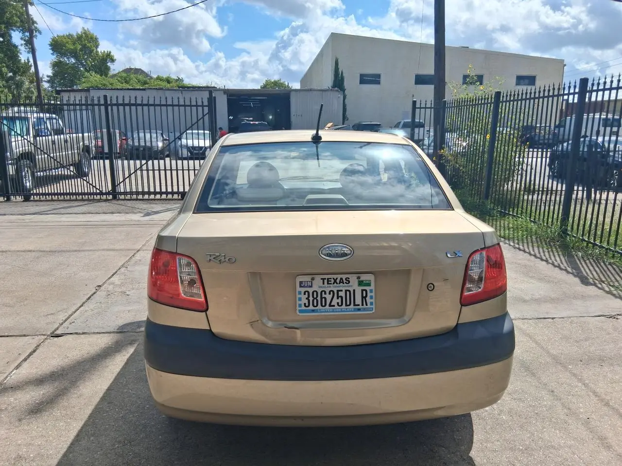 2009 Kia Rio Base photo 5