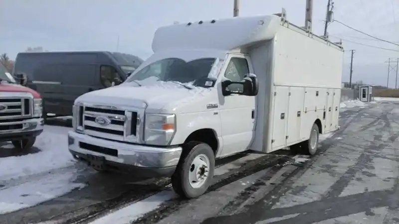 2013 Ford E-Series's photo