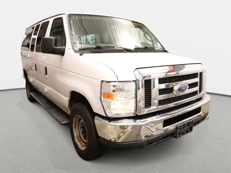 2013 Ford E-Series E-350 XLT Super Duty's photo