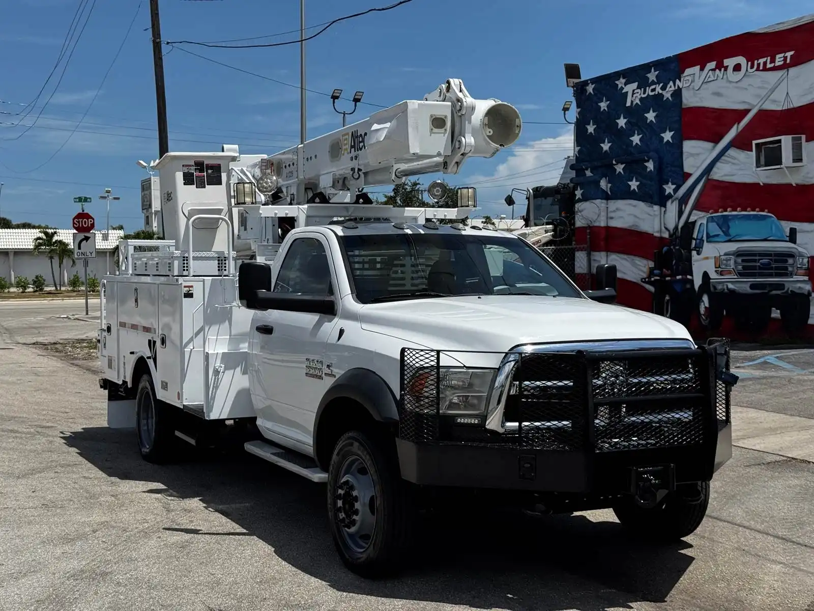 2018 RAM 5500 HD EQUIPPED W/ ALTEC L37P ARTICULATING OVER-CENTER BOOM W/ MATERIAL HANDLING JIB CUMMINS POWER PAIRED TO AISIN TRANSMISSION's photo
