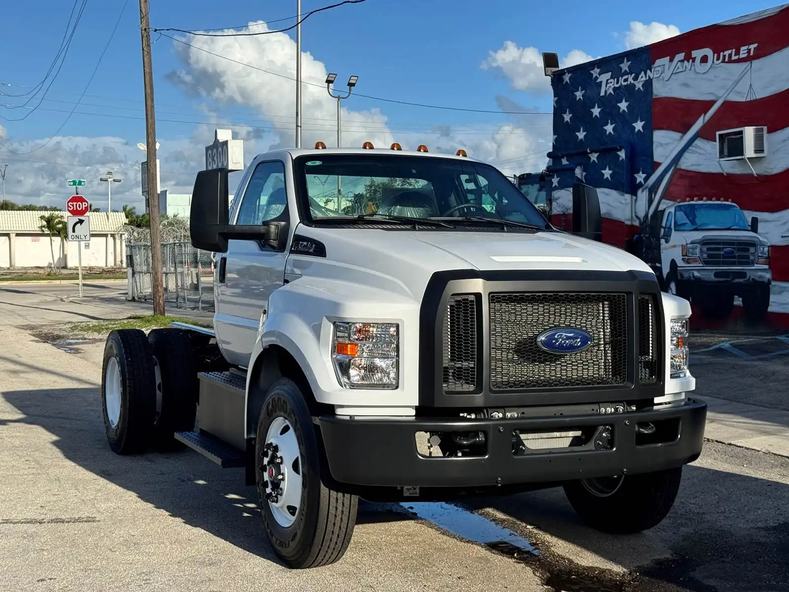 2025 Ford F-750's photo