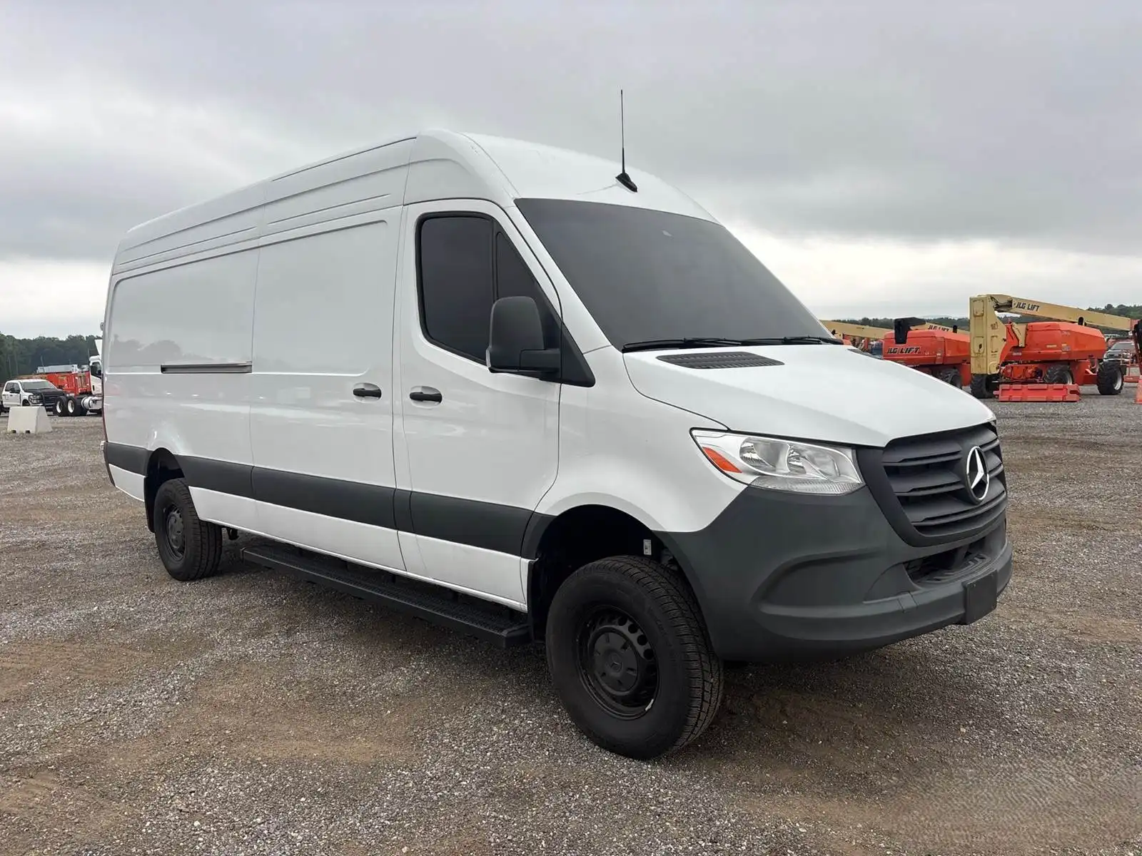 2024 Mercedes-Benz Sprinter 2500 170 WB High Roof 4x4's photo