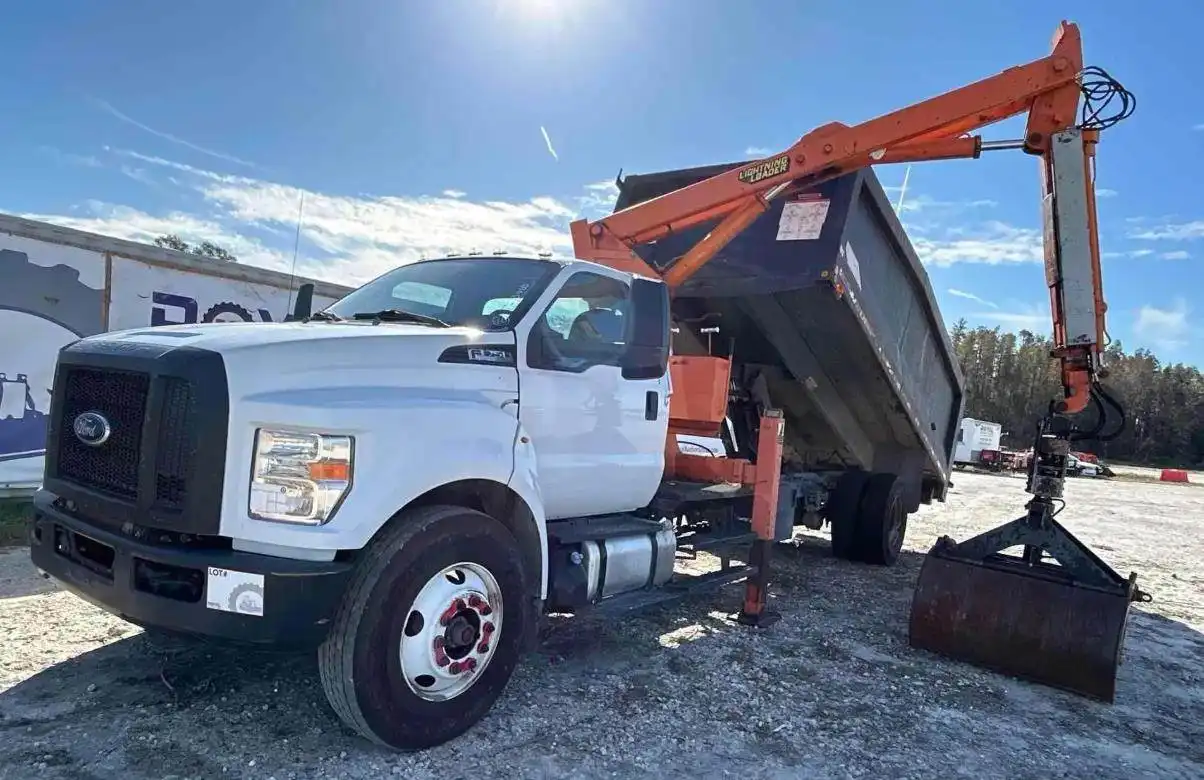 2017 Ford F-750 SD EQUIPPED W/ PETERSEN LIGHTNING TL3 GRAPPLE LOADER, 25 CUBIC YARD DUMP BODY, CLEAN CARFAX's photo