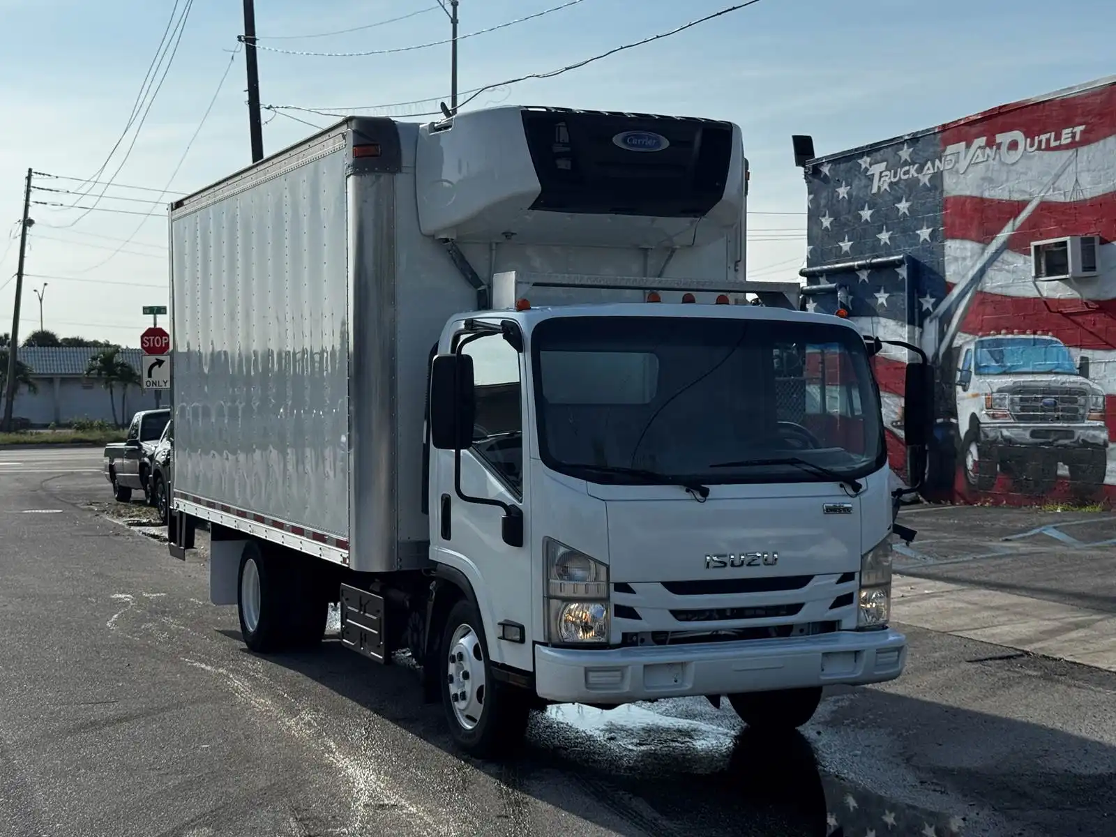 2017 Isuzu NPR-XD's photo