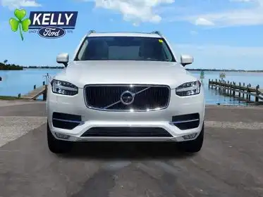 2017 Volvo XC90 T6 AWD Momentum's photo