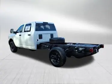 2026 RAM 3500 Tradesman 4WD Crew Cab photo 4
