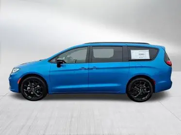 2026 Chrysler Pacifica Select photo 5