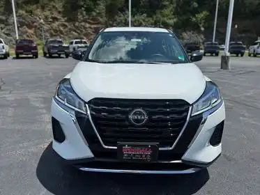 2025 Nissan Kicks Play 1.6 FWD's photo