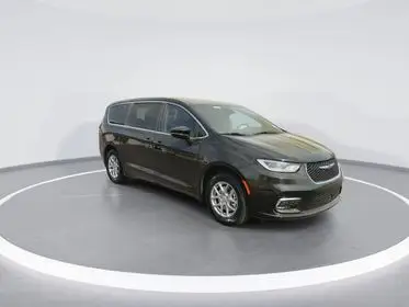 2026 Chrysler Pacifica Select photo 1