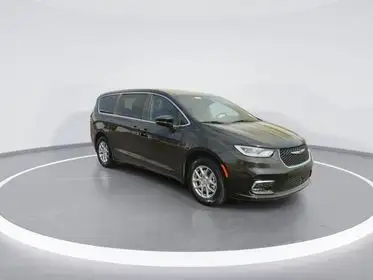 2026 Chrysler Pacifica Select's photo