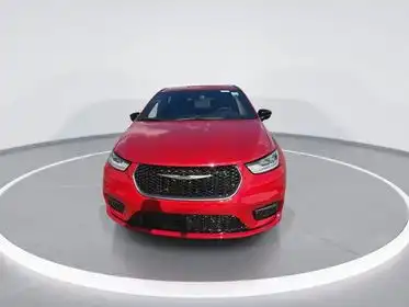 2026 Chrysler Pacifica Select's photo