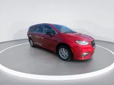 2026 Chrysler Pacifica Select photo 1