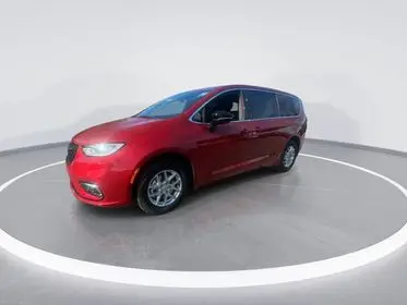 2026 Chrysler Pacifica Select photo 3
