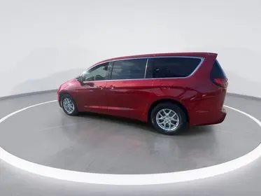 2026 Chrysler Pacifica Select photo 5