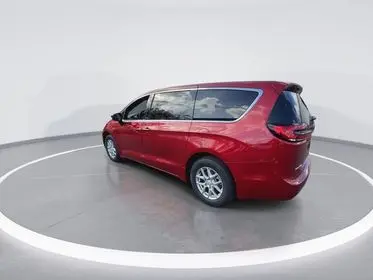 2026 Chrysler Pacifica Select photo 4