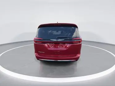 2026 Chrysler Pacifica Select photo 5