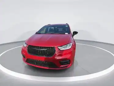 2026 Chrysler Pacifica Limited's photo