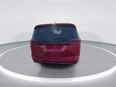 2026 Chrysler Pacifica Limited photo 5