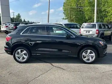 2019 Audi Q3 45 TFSI Premium quattro's photo
