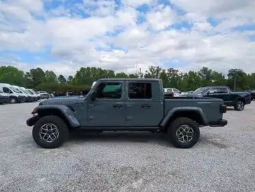 2026 Jeep Gladiator Rubicon Auto's photo