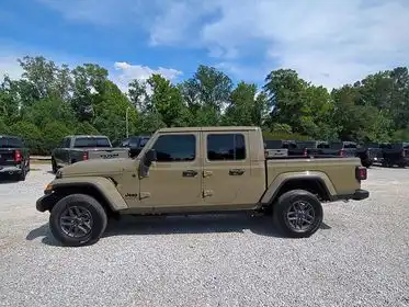 2026 Jeep Gladiator Sport S Auto's photo