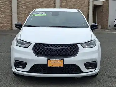 2024 Chrysler Pacifica Hybrid Select S-Appearance PHEV's photo