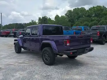 2026 Jeep Gladiator Sport S Auto's photo