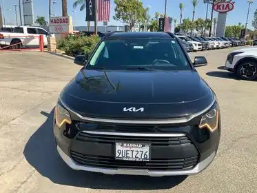 2025 Kia Niro LX HEV's photo