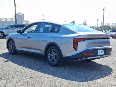 2025 Kia K4 LXS Auto photo 4