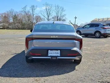 2025 Kia K4 LXS Auto photo 5