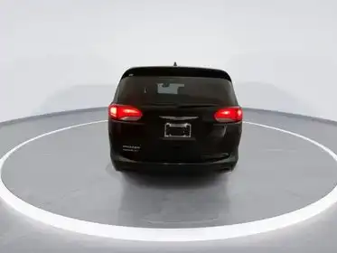 2021 Chrysler Voyager LX's photo