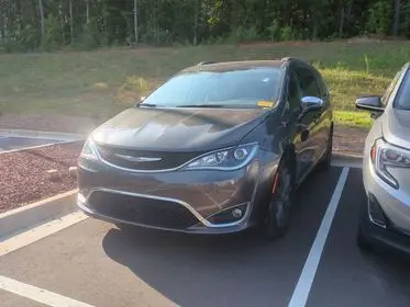 2018 Chrysler Pacifica Limited photo 4
