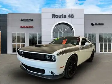 2023 Dodge Challenger R/T photo 1