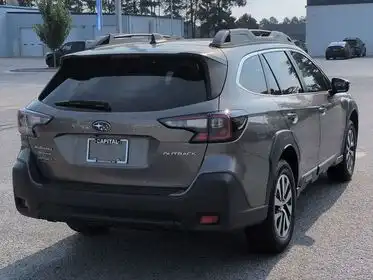 2023 Subaru Outback Premium's photo