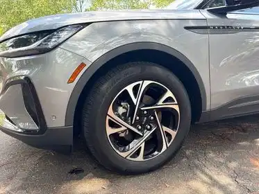 2024 Lincoln Nautilus Premiere AWD's photo
