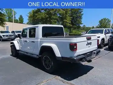 2021 Jeep Gladiator Overland's photo