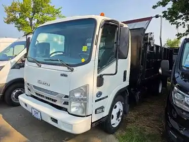2016 Isuzu NRR's photo