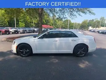 2023 Chrysler 300 Touring's photo