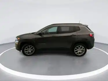 2022 Jeep Compass Latitude Lux 4X4's photo