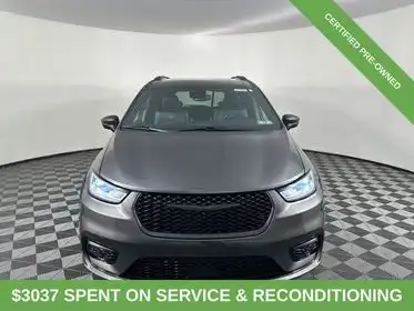 2023 Chrysler Pacifica Touring L AWD's photo