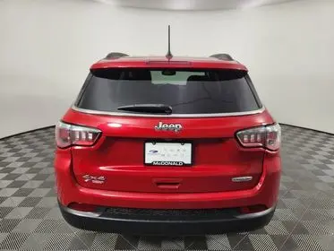 2017 Jeep Compass Latitude 4X4 photo 3