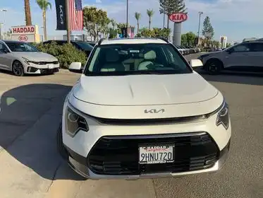 2023 Kia Niro EX Touring HEV's photo