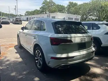 2023 Audi Q5 45 Premium Plus's photo